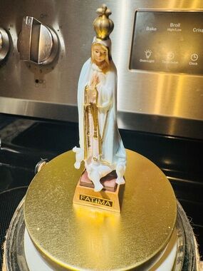 🙏 Collectible Our Lady of Fatima Statue Figurine Home Décor